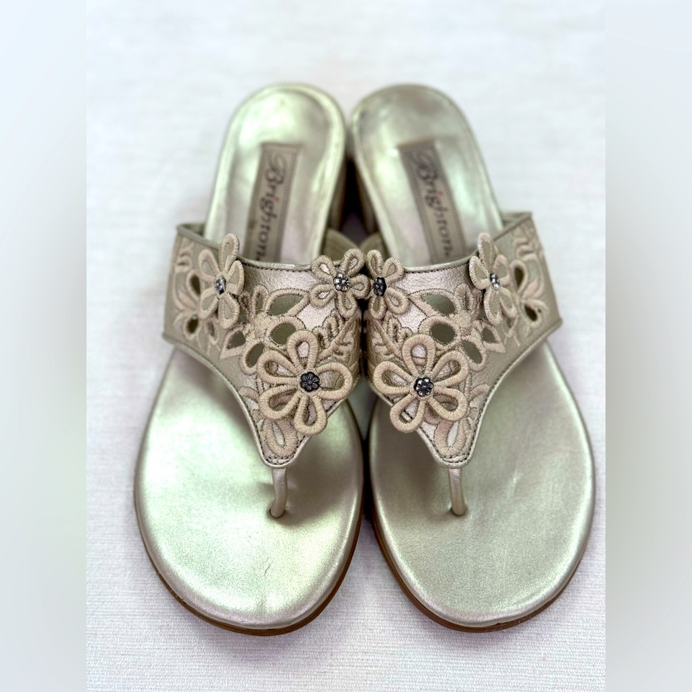 Brighton ‘Lily’ Embroidered leather sandals/thongs. Great condition. 6M